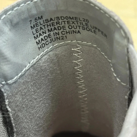 SPLENDID
Melisa Suede Chelsea Boots Size 7.5 in Gray - Picture 8 of 9